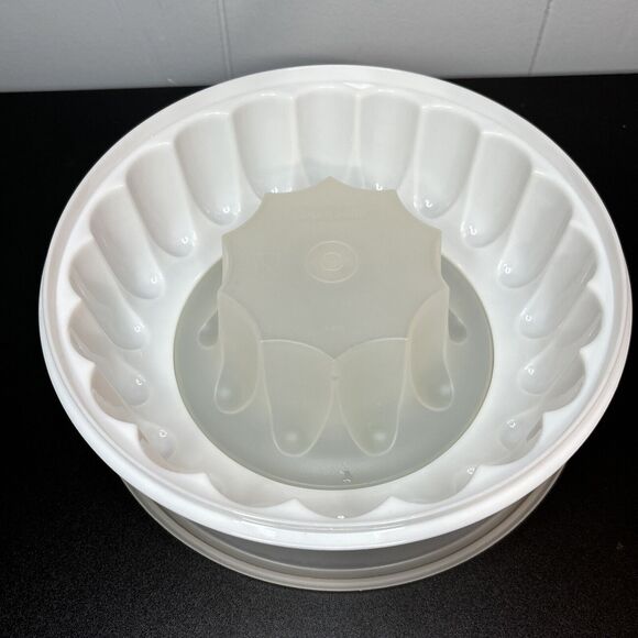 Tupperware 3 Piece White Jello Ring Gelatin Mold W/Lid #1201 1202 & 1203 - Picture 6 of 7